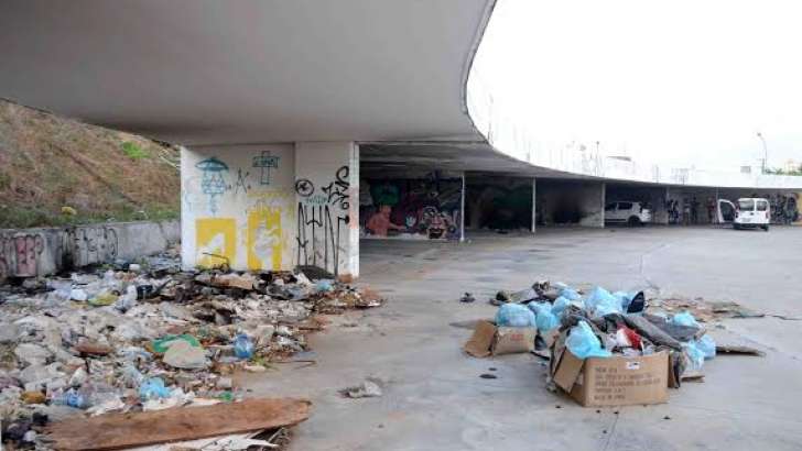 VÍDEO: Obra de Niemeyer abandonada no RN vira despejo de metralha; assista