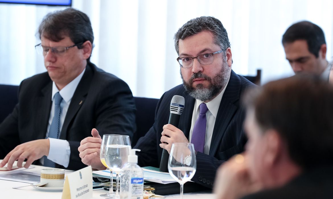 Brasil e outros países vão pedir reforma e investigação na OMS