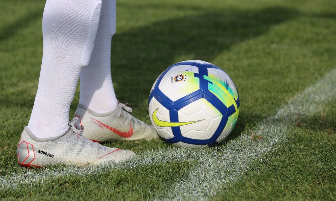 Federação e clubes projetam volta do Carioca com jogo do Fla no fim da semana