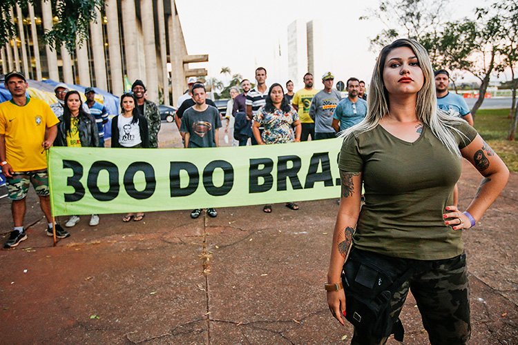PF prende Sara Winter em Brasília; ativista lidera movimento "300 do Brasil"