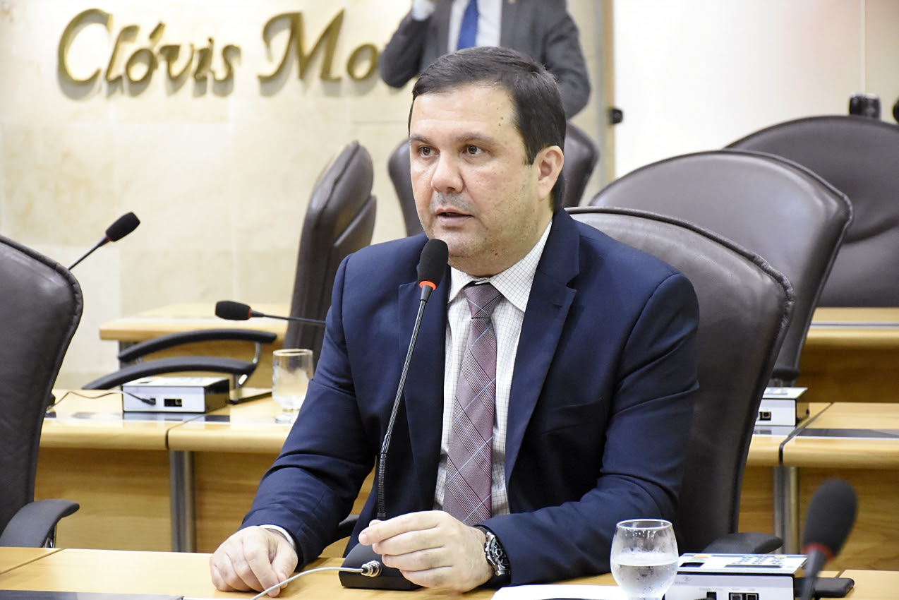 Primeiro secretário da AL, Galeno prestigia posse do ministro das Comunicações