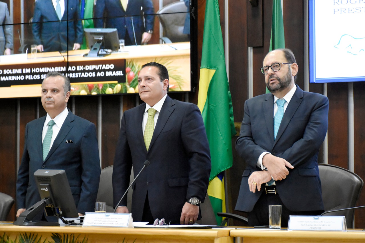 Ezequiel lamenta saída consensual de Rogério do PSDB e deseja êxito ao ministro