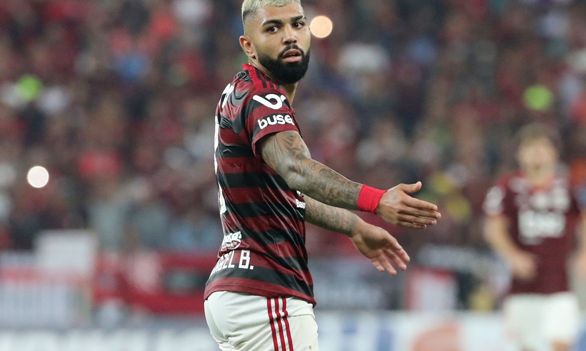 Fluminense e Flamengo decidem a Taça Rio no Maracanã