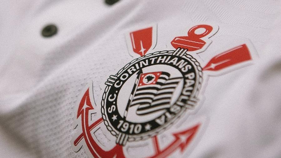 Corinthians fecha patrocínio de R$ 40 milhões para mangas da camisa