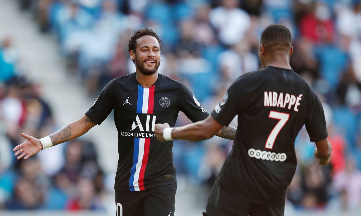 Com dois do brasileiro Neymar, PSG faz nove no Le Havre