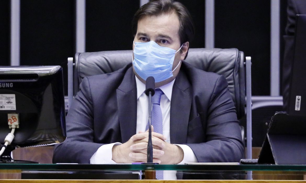 Maia pede que governo apresente PEC da Reforma Administrativa este ano