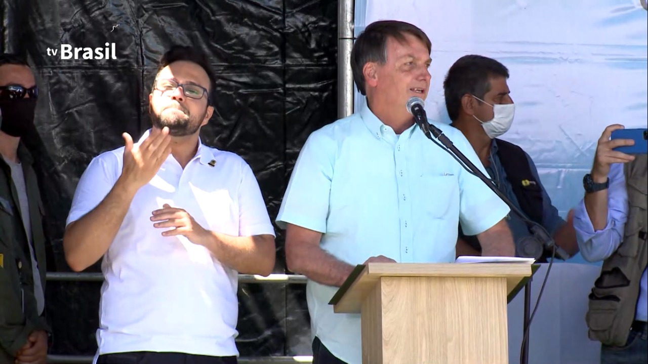 VÍDEO: Bolsonaro elogia Rogério Marinho e revela pedido feito pelo ministro