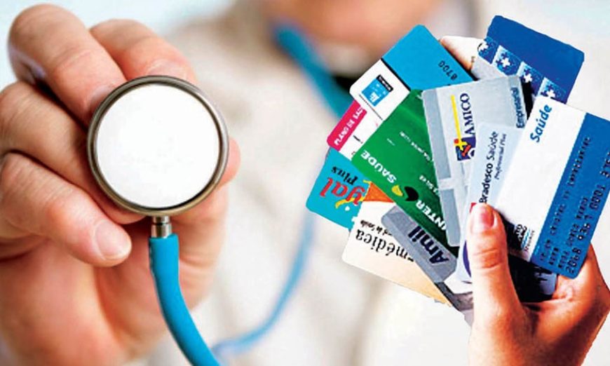 Planos de saúde dos EUA premiam clientes na pandemia, e no Brasil os exploram