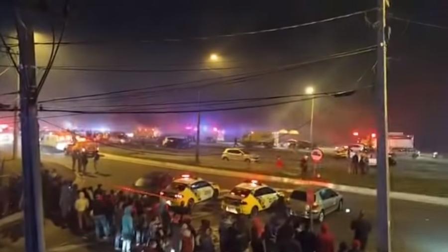 Acidente com mais de 20 veículos mata ao menos 7 pessoas no PR