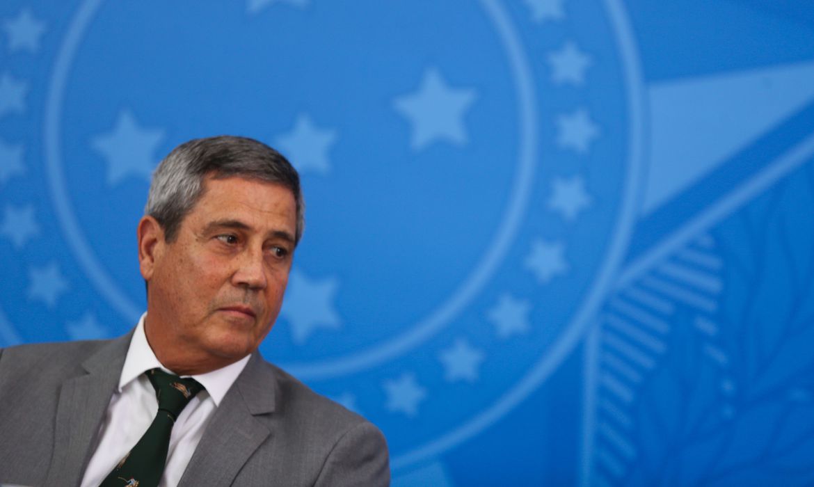 Mais um ministro de Bolsonaro tem resultado positivo para covid-19
