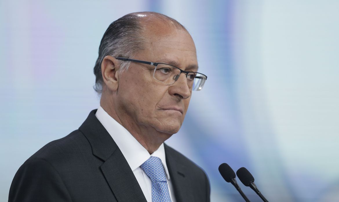 Justiça bloqueia R$ 11,3 milhões das contas de ex-candidato a presidente