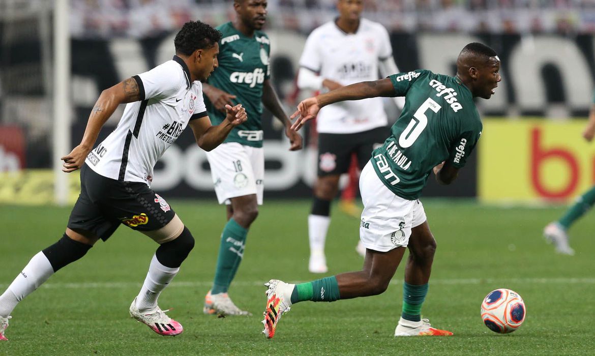 Empate deixa Palmeiras e Corinthians a uma vitória do título Paulista