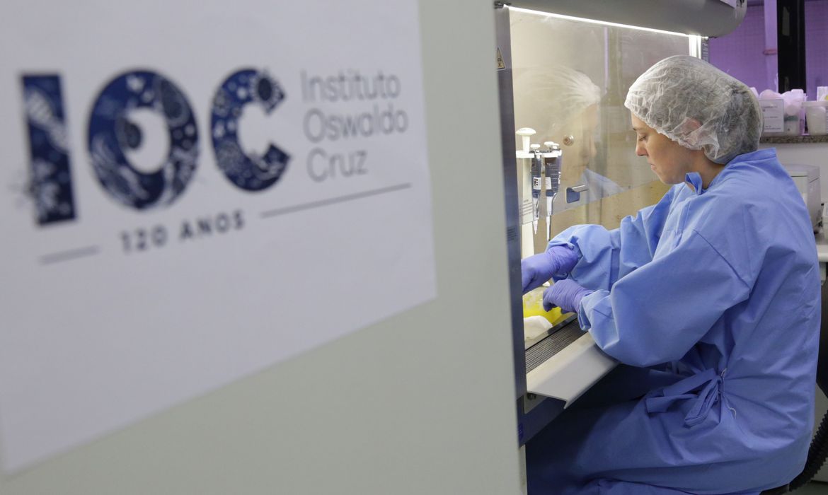 Fiocruz recebe R$ 100 milhões para produção de vacina contra a Covid-19