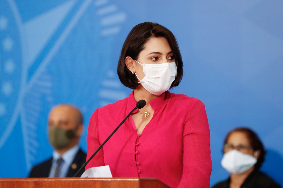 Avó de Michelle Bolsonaro morre de Covid-19