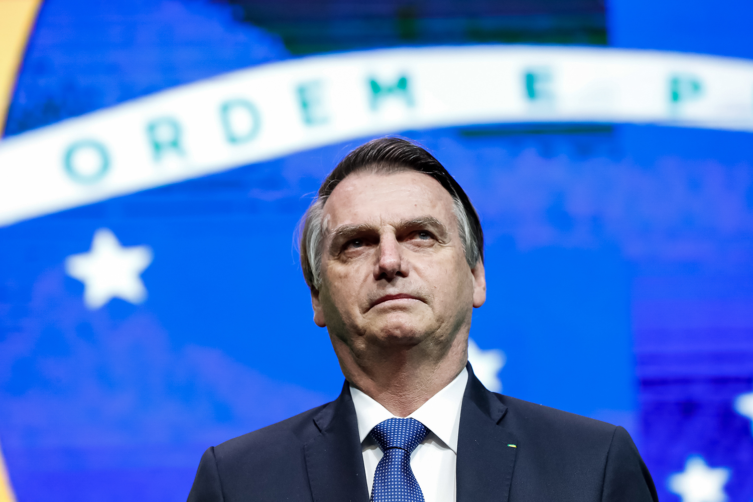 Para 47%, Bolsonaro não tem nenhuma culpa por 100 mil mortes no Brasil