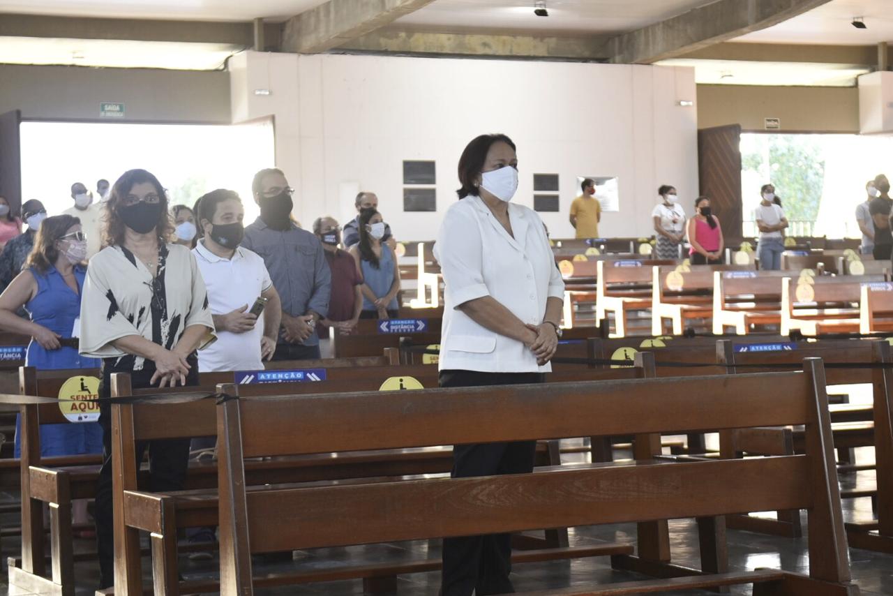 Fátima participa de missa em retomada às atividades presenciais da Arquidiocese