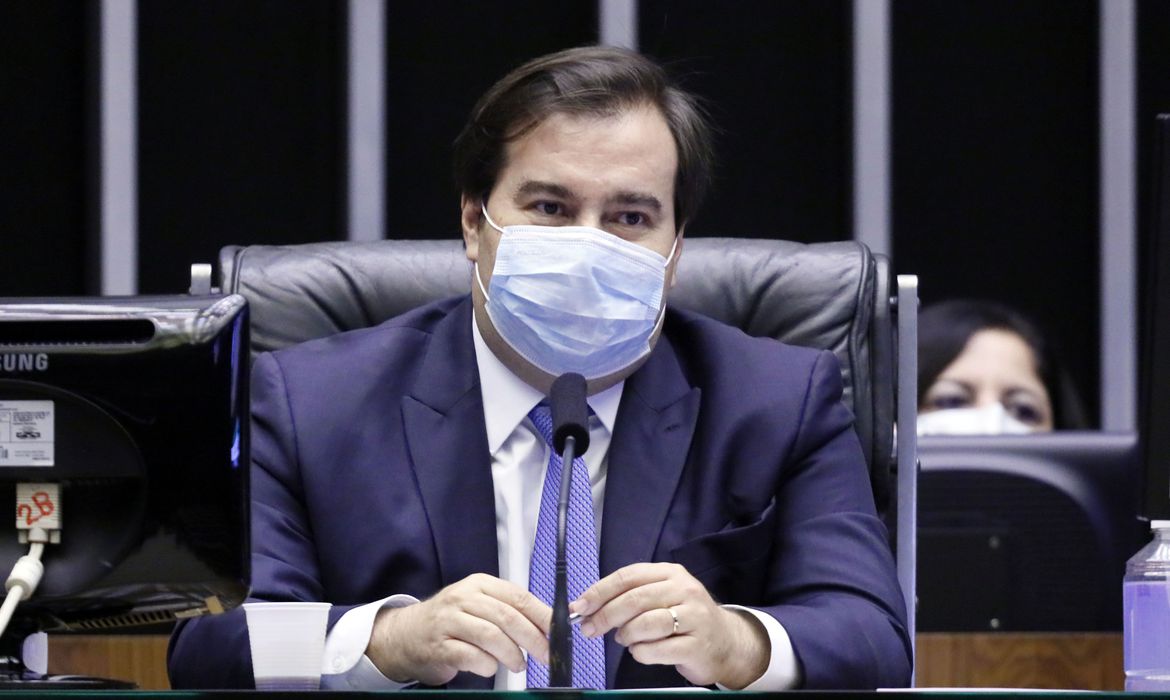 Maia diz que foco deve ser teto de gastos e reforma tributária