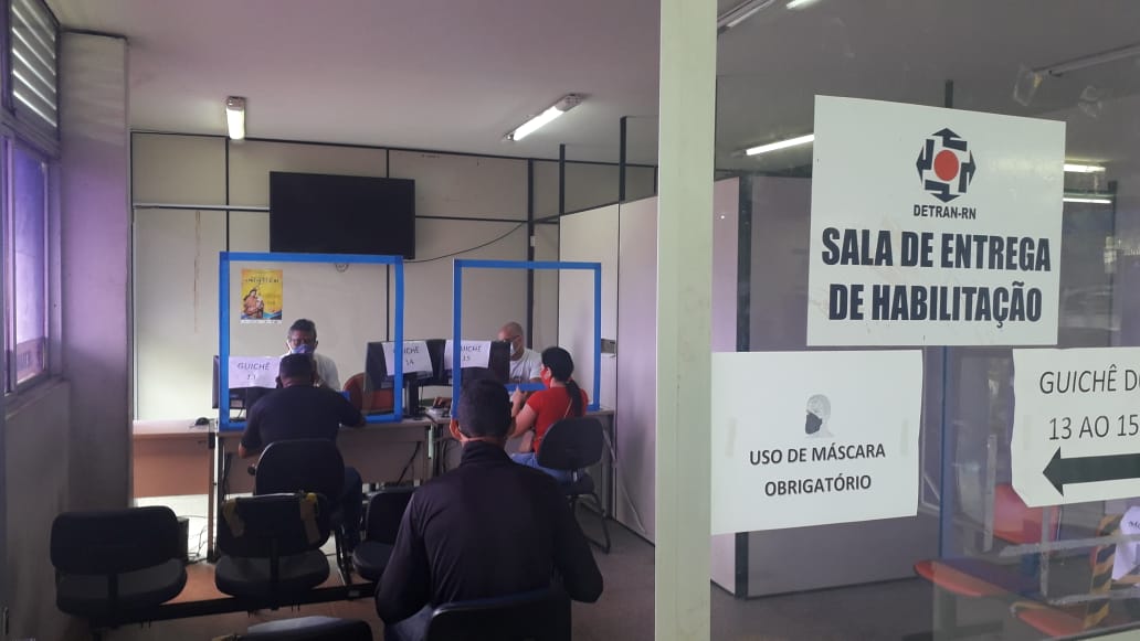 Detran explica formas de recebimento da Carteira de Habilitação