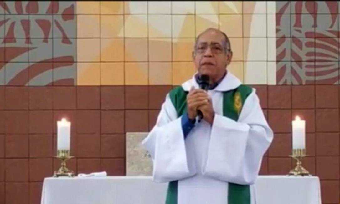 VÍDEO: Padre deseja morte a fiéis que não vão à igreja na pandemia; assista