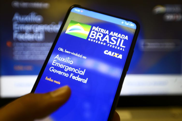 Estudo aponta que auxílio emergencial tirou 13,1 milhões da pobreza