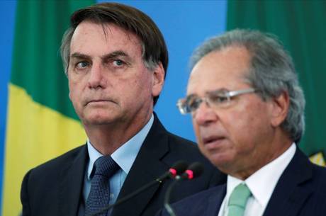 Bolsonaro dá três dias para Guedes modificar proposta do Renda Brasil