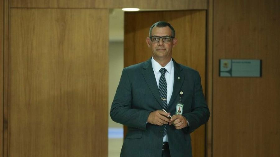 Bolsonaro exonera porta-voz do governo após deixá-lo sem função e isolado