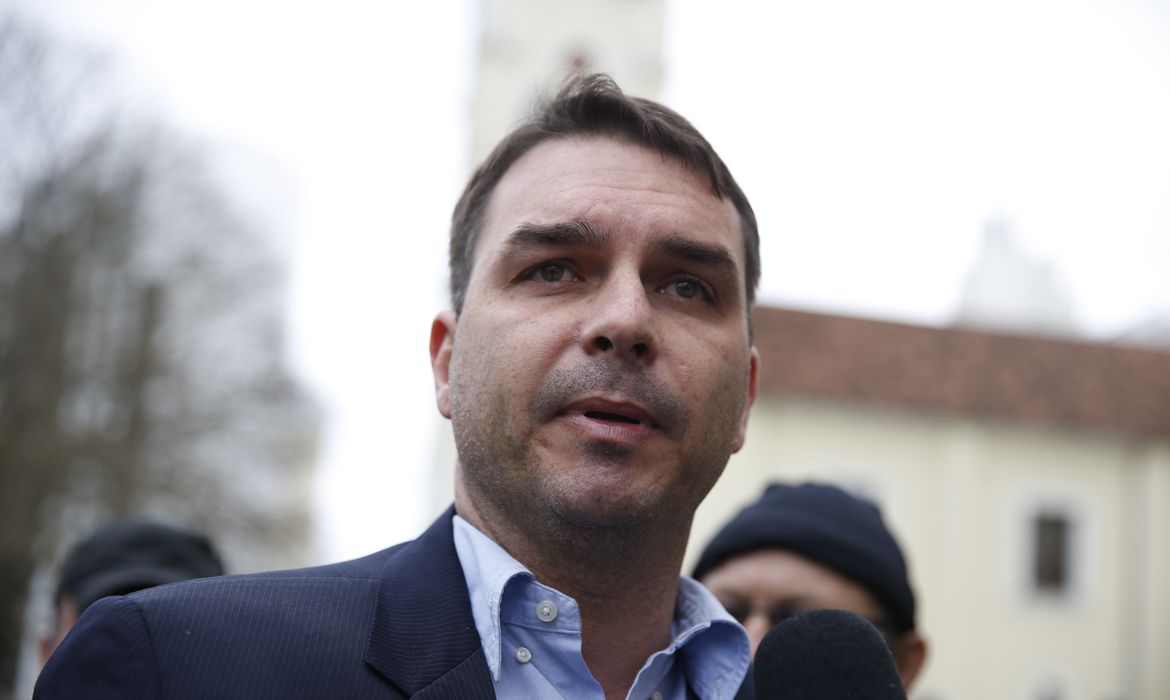 MP conclui Investigação sobre suposta rachadinha no gabinete de Flávio Bolsonaro
