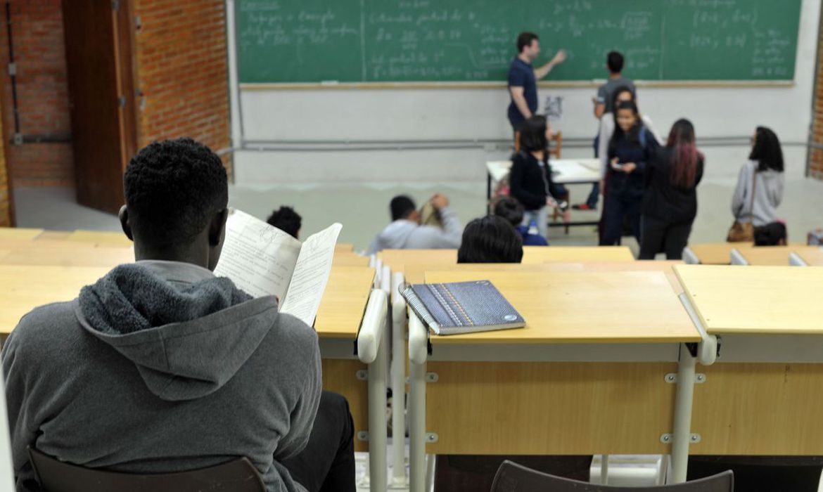 Ação pede na Justiça retomada das aulas nas escolas particulares do RN