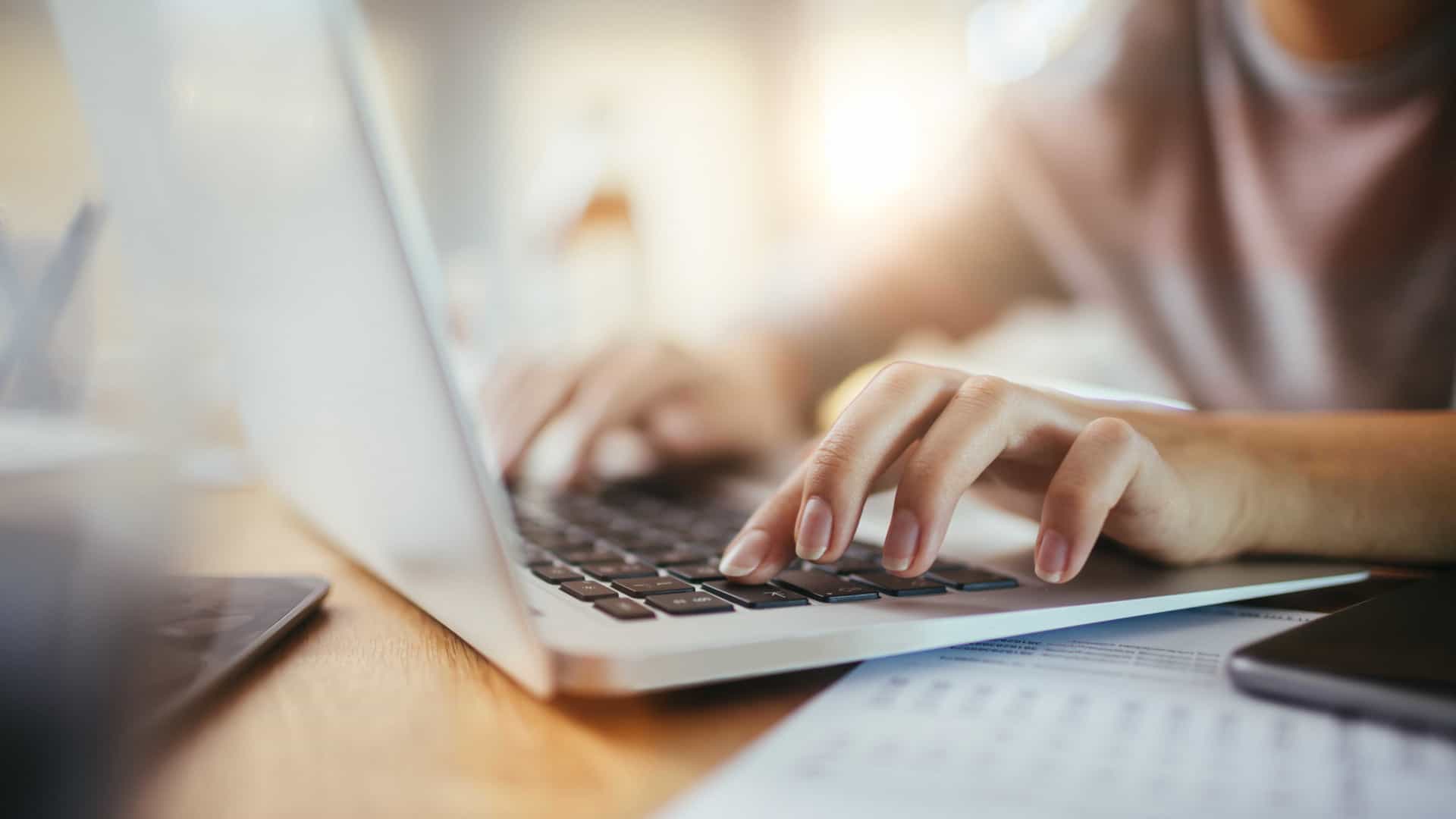 Faculdade oferta mais de 120 cursos de extensão gratuitos e EAD