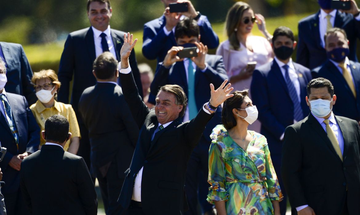 Solenidade de 7 de Setembro tem aglomeração na Esplanada