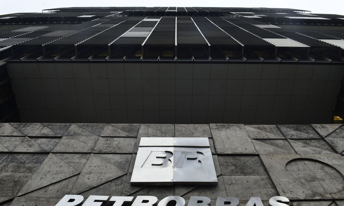 PF mira fraudes na Petrobras durante era PT; prejuízos podem chegar a US$ 18 mi