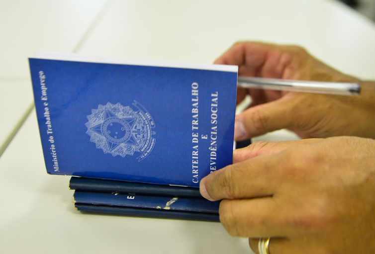 Sine-RN oferece 77 vagas de emprego nesta sexta; confira a lista de opções