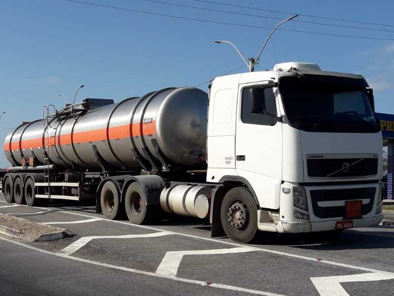 SET-RN e PRF apreendem carretas com 60 mil litros de álcool