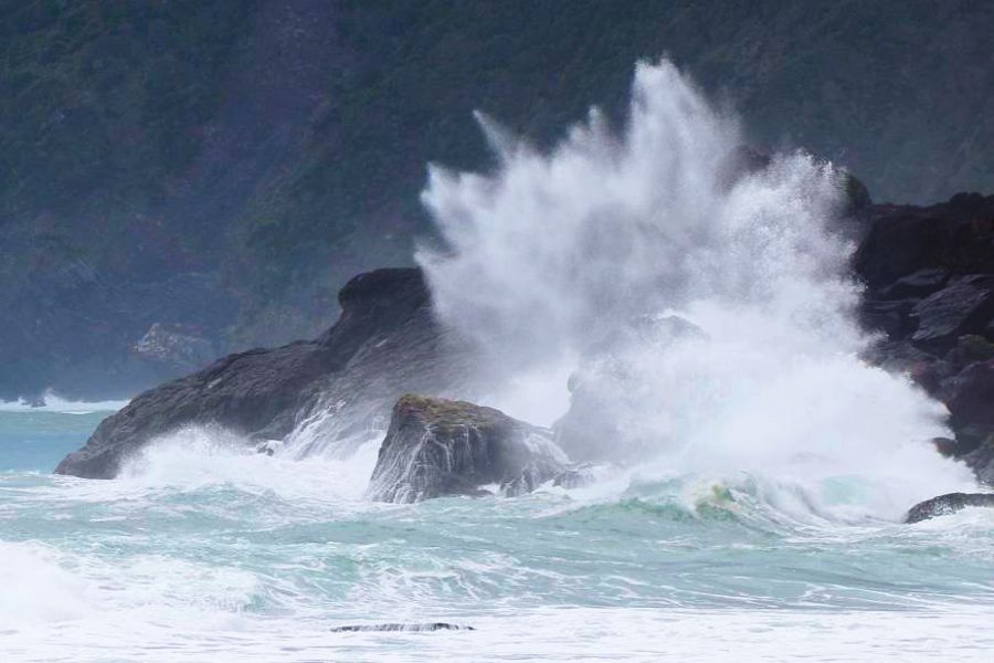 Capitania dos Portos emite alerta de ressaca no litoral do RN