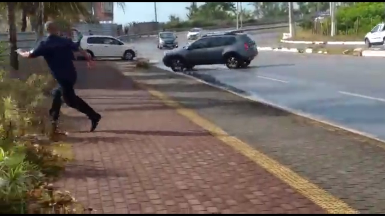 Vídeo flagra acidente impressionante na Via Costeira; assista