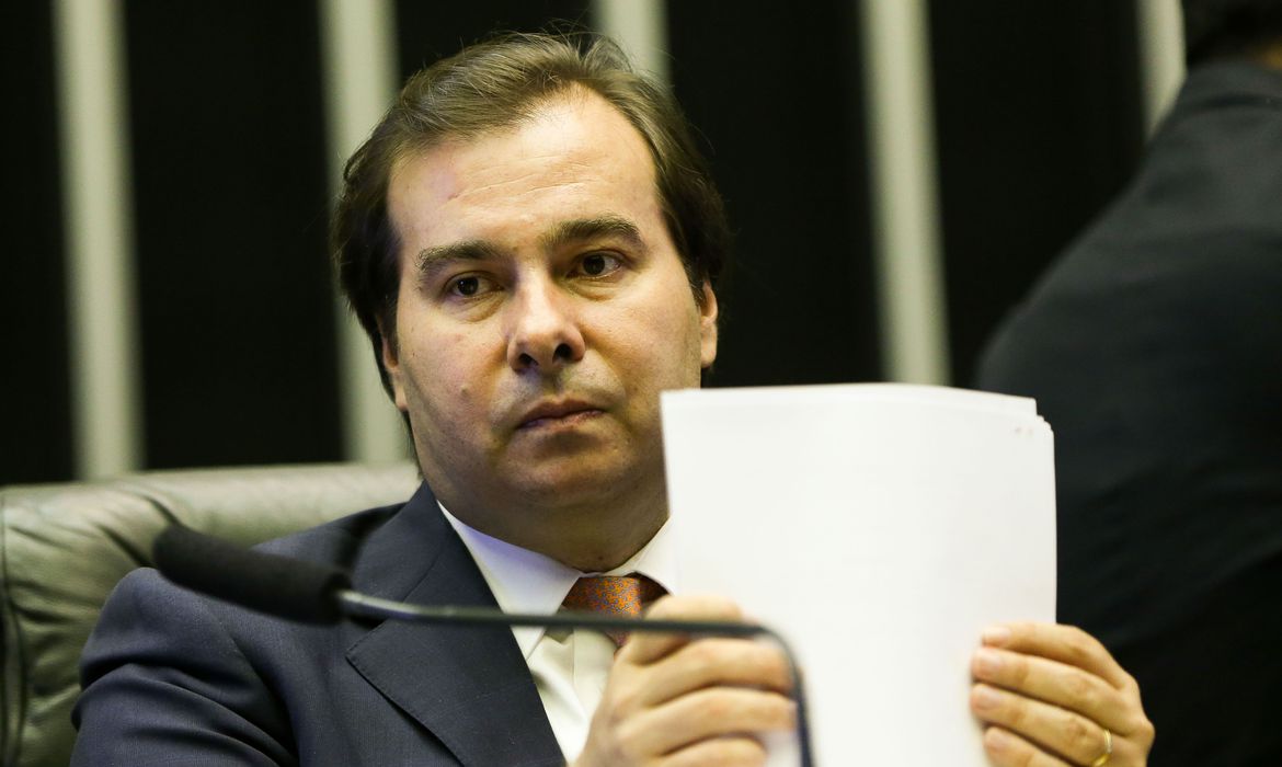 Presidente da Câmara dos Deputados está com covid-19