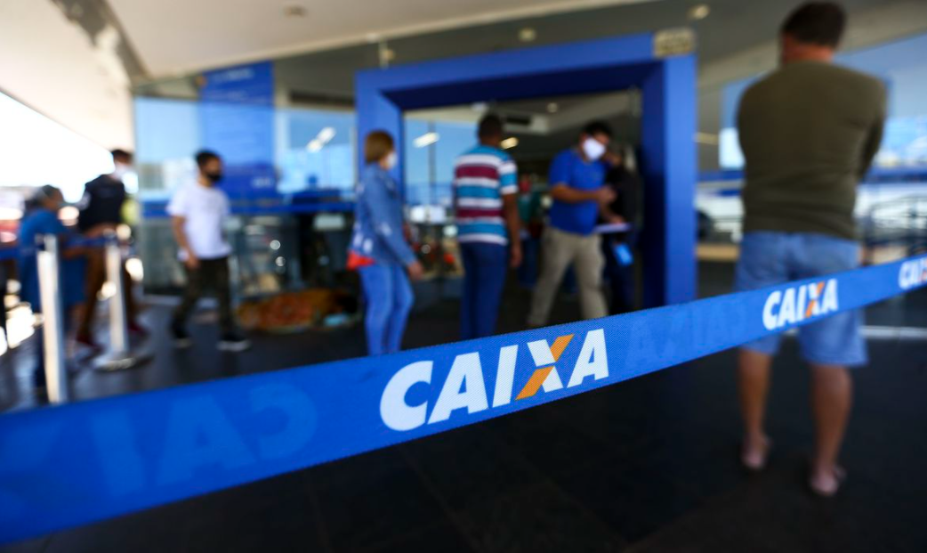 Auxílio Emergencial: Bolsa Família começa a receber 1ª parcela de R$ 300