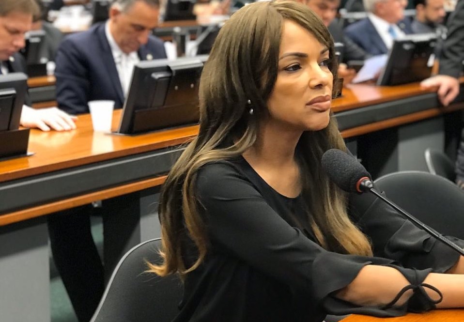 Em rede social, Flordelis faz declaração de amor ao marido assassinado