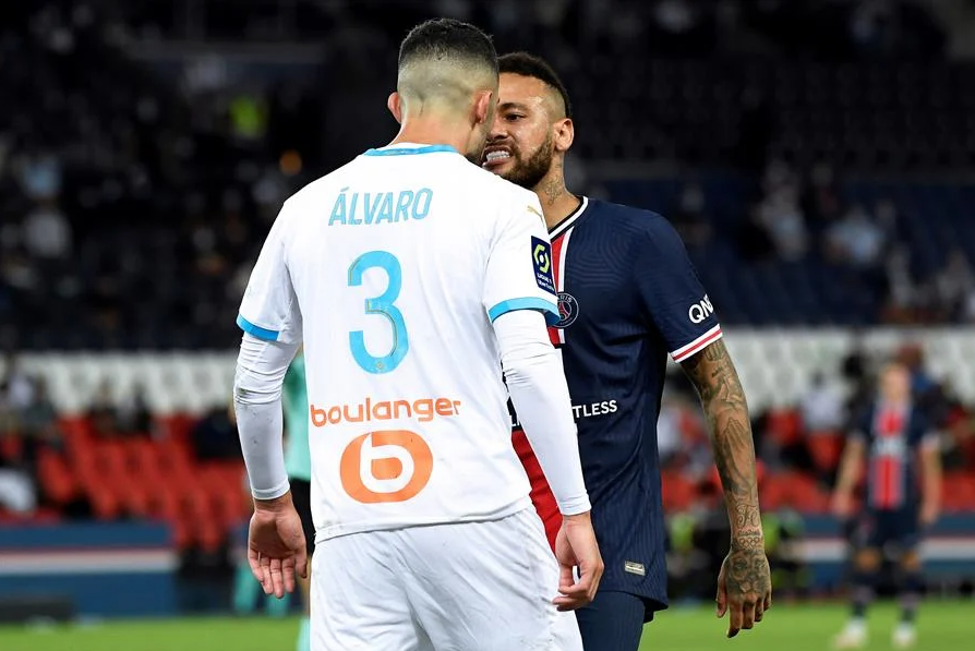Neymar pode ficar fora do Campeonato Francês até 2021