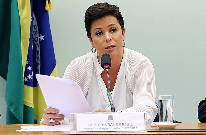 Ministro do STJ mantém prisão de ex-deputada