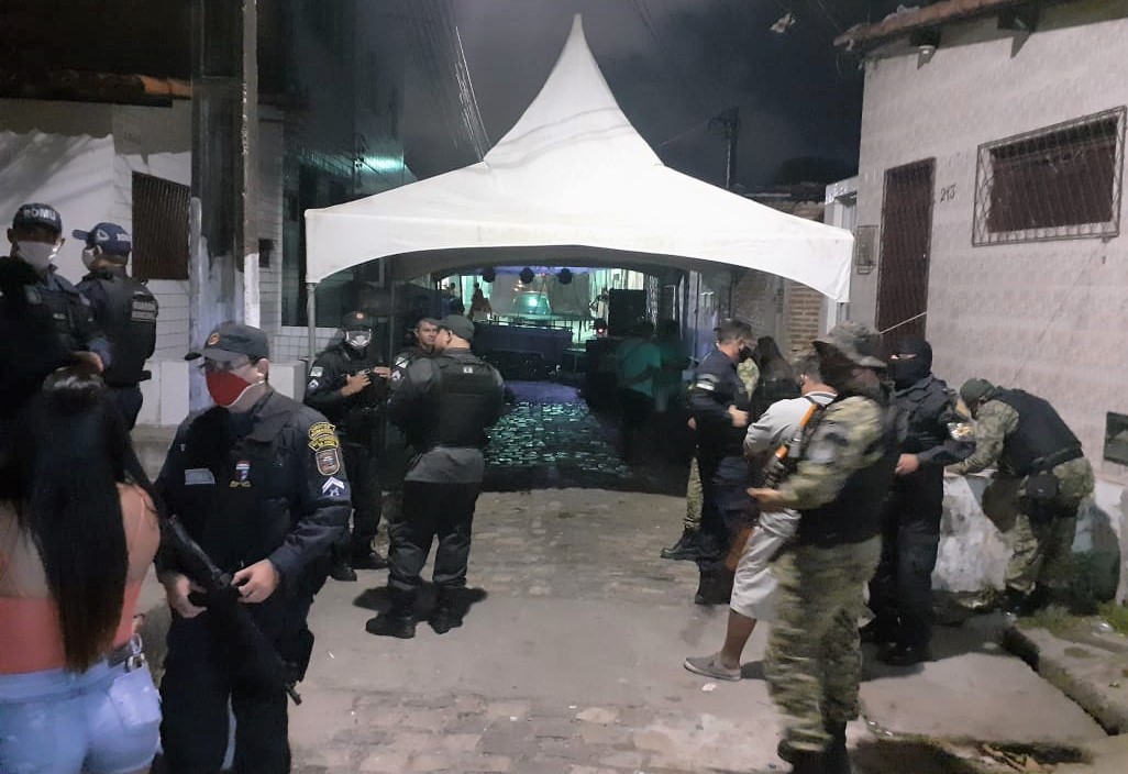 Guarda e PM finalizam festa e apreendem equipamento de som no Alecrim