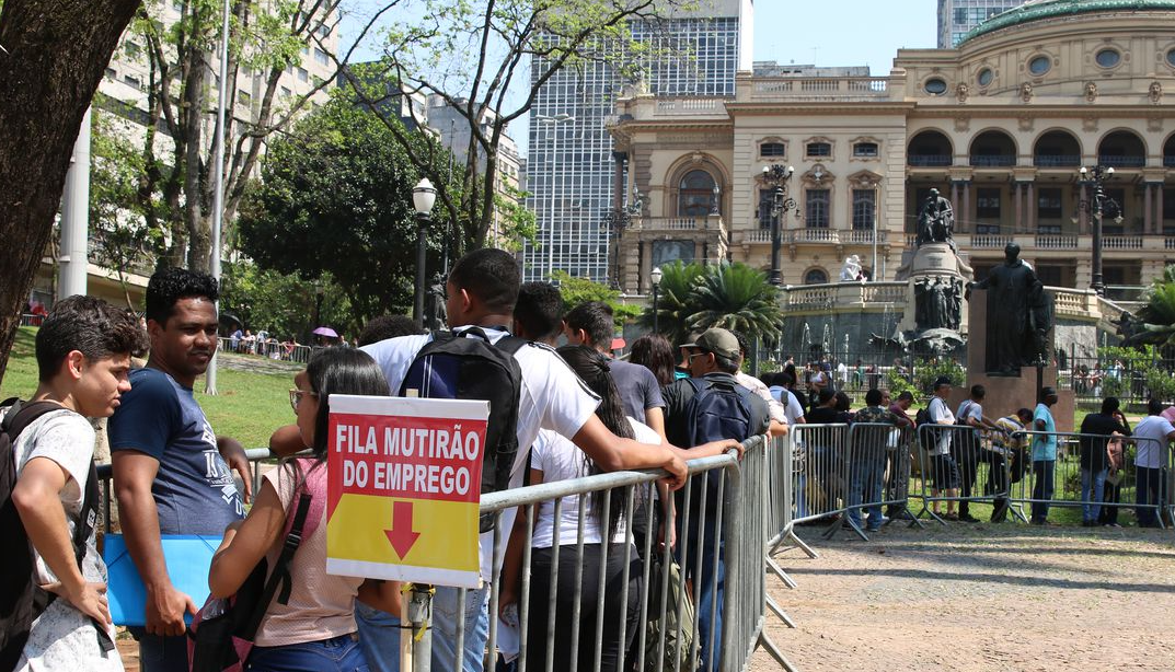 Desemprego cresce 27,6% em quatro meses de pandemia
