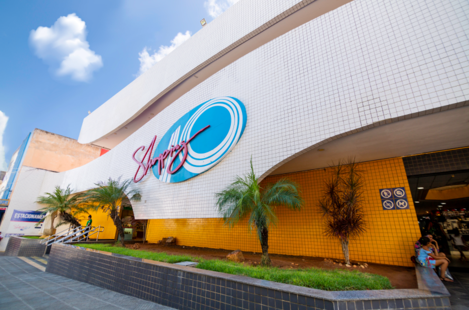 Justiça autoriza cobrança de estacionamento no Shopping 10