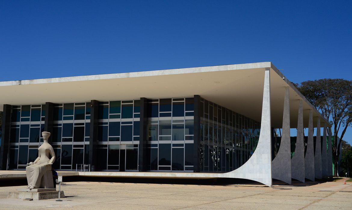 Marco Aurélio envia a plenário recurso sobre depoimento de Bolsonaro