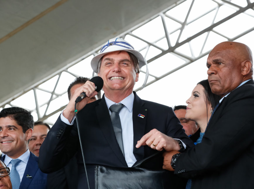 Governo Bolsonaro é aprovado por 52% e desaprovado por 42%