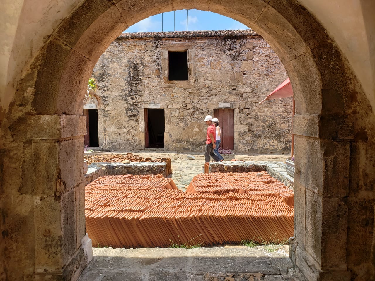 Fátima assina termo para reinício das obras do Forte dos Reis Magos