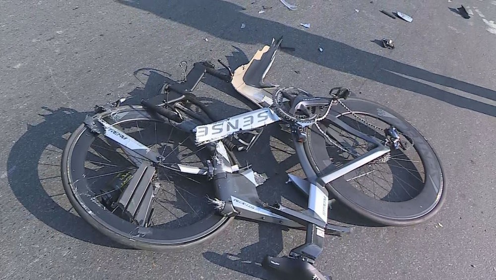Ciclista bicampeão brasileiro é atropelado em BH