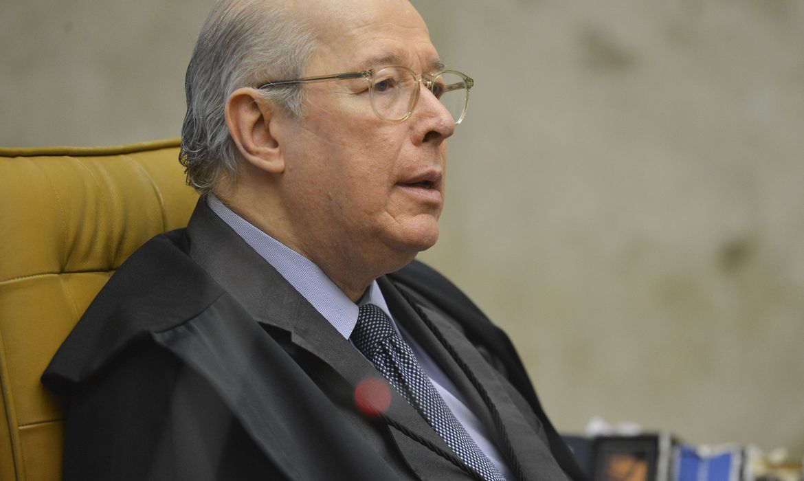 Celso de Mello é homenageado em última sessão de colegiado do STF