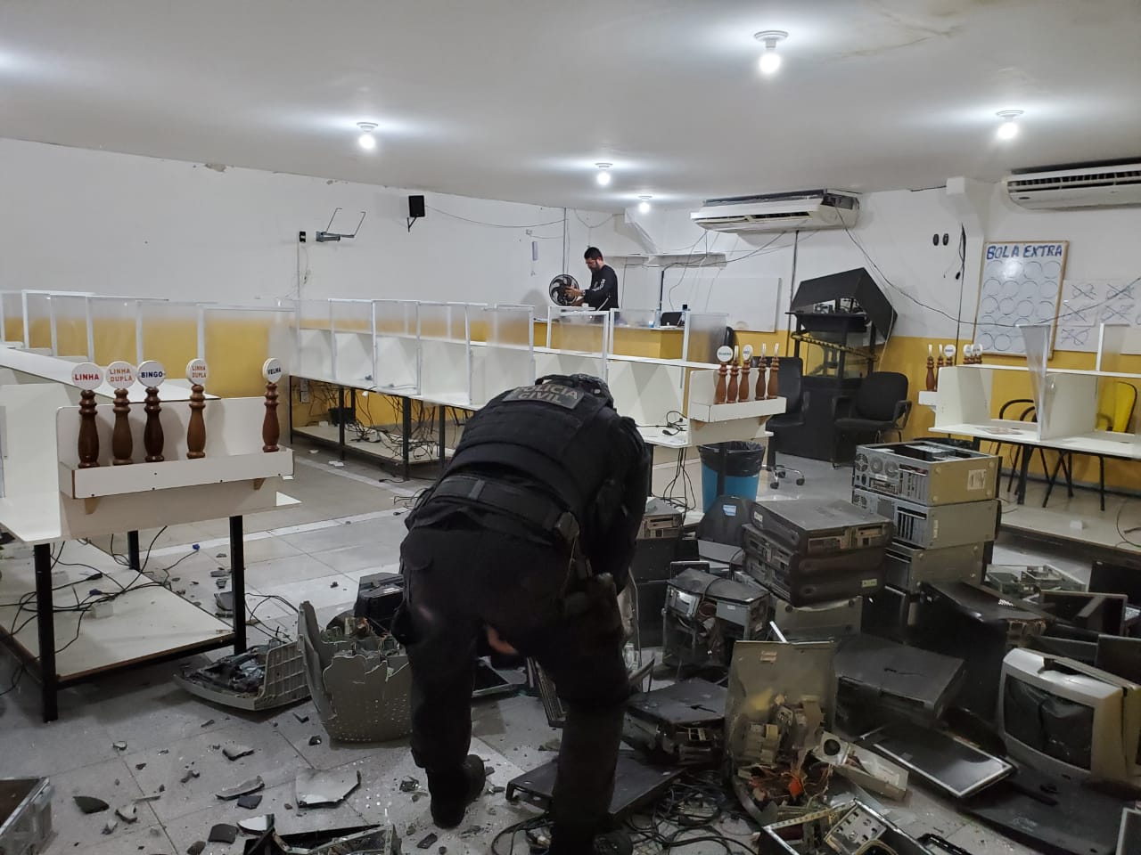 Polícia Civil fecha casa de bingo e autua seis pessoas em Natal