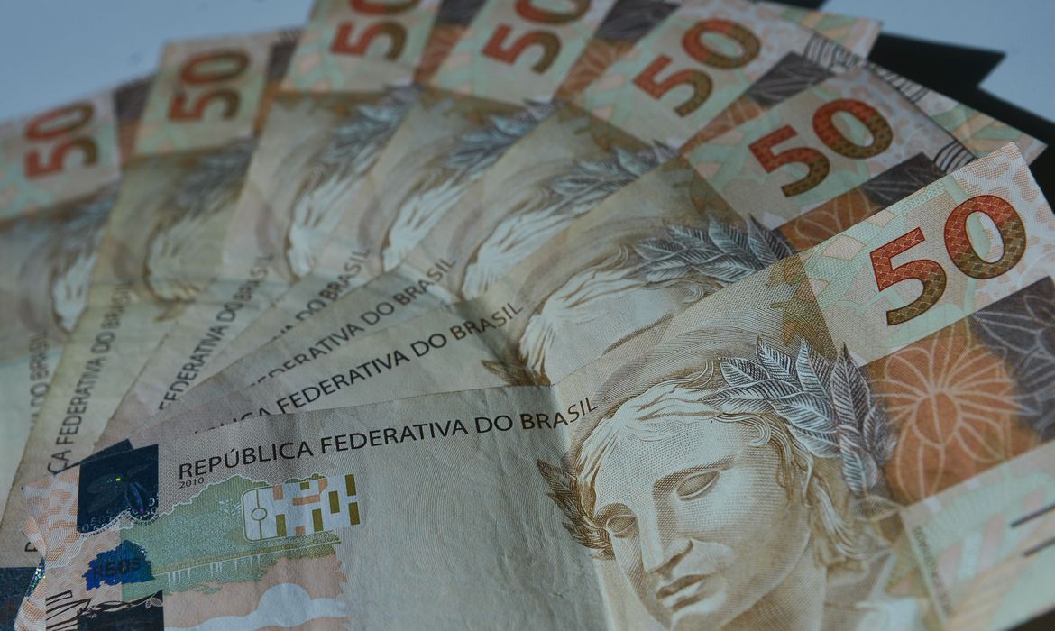 Poupança teve rentabilidade real de -0,46% nos últimos 12 meses